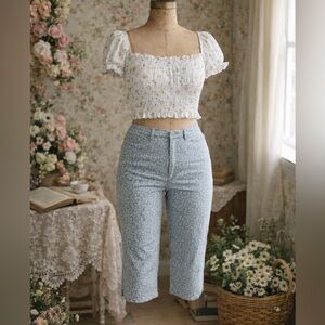 Vintage Y2K Villager Sport By Liz Claiborne Blue & White Mini Floral Capri Pant